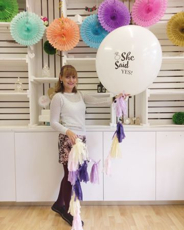 Picture for category Pom Poms, Lanterns and Fans