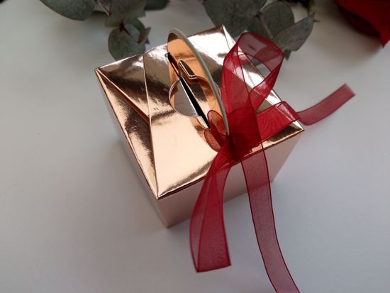 Picture of Rose Gold Wedding Favor Boxes 10 Burgundy Ribbon
