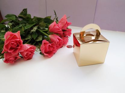 Picture of Gold Wedding Favor Boxes 10 Cream Ribbon