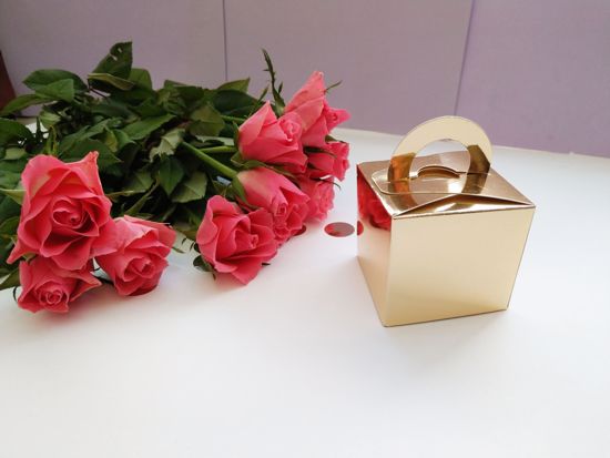 Picture of Gold Wedding Favor Boxes 10 Cream Ribbon