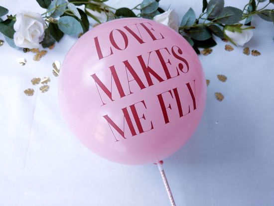 Picture of Balloon Cake Topper Love Makes Me Fly