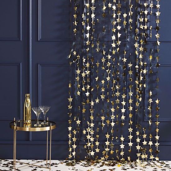 Picture of GOLD FOIL STAR BACKDROP CURTAIN DECORATION