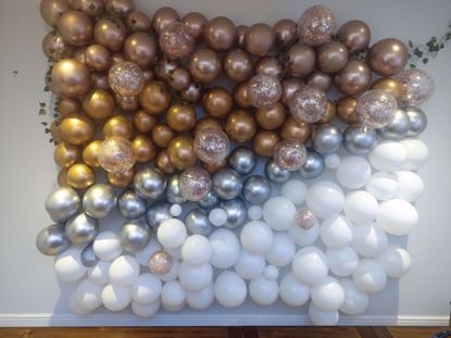 Picture of ROSE GOLD BALLOON WALL DECORATION  CHROME