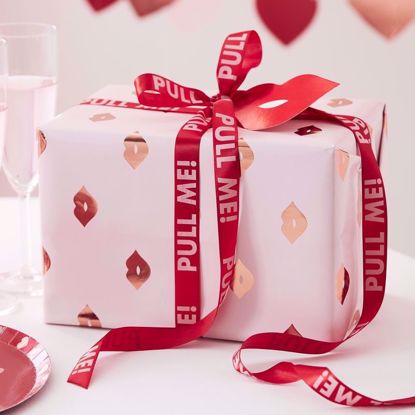 Picture of Rose Gold Foiled Lip Wrapping Kit