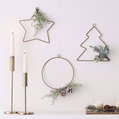Picture of HANGING CHRISTMAS HOOP DECORATIONS & FOILAGE