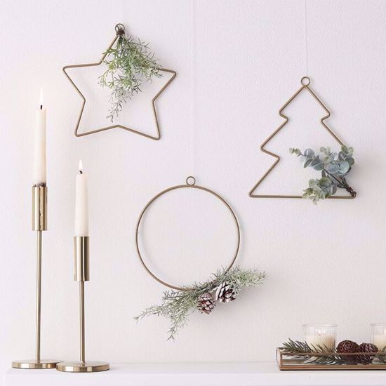 Picture of HANGING CHRISTMAS HOOP DECORATIONS & FOILAGE