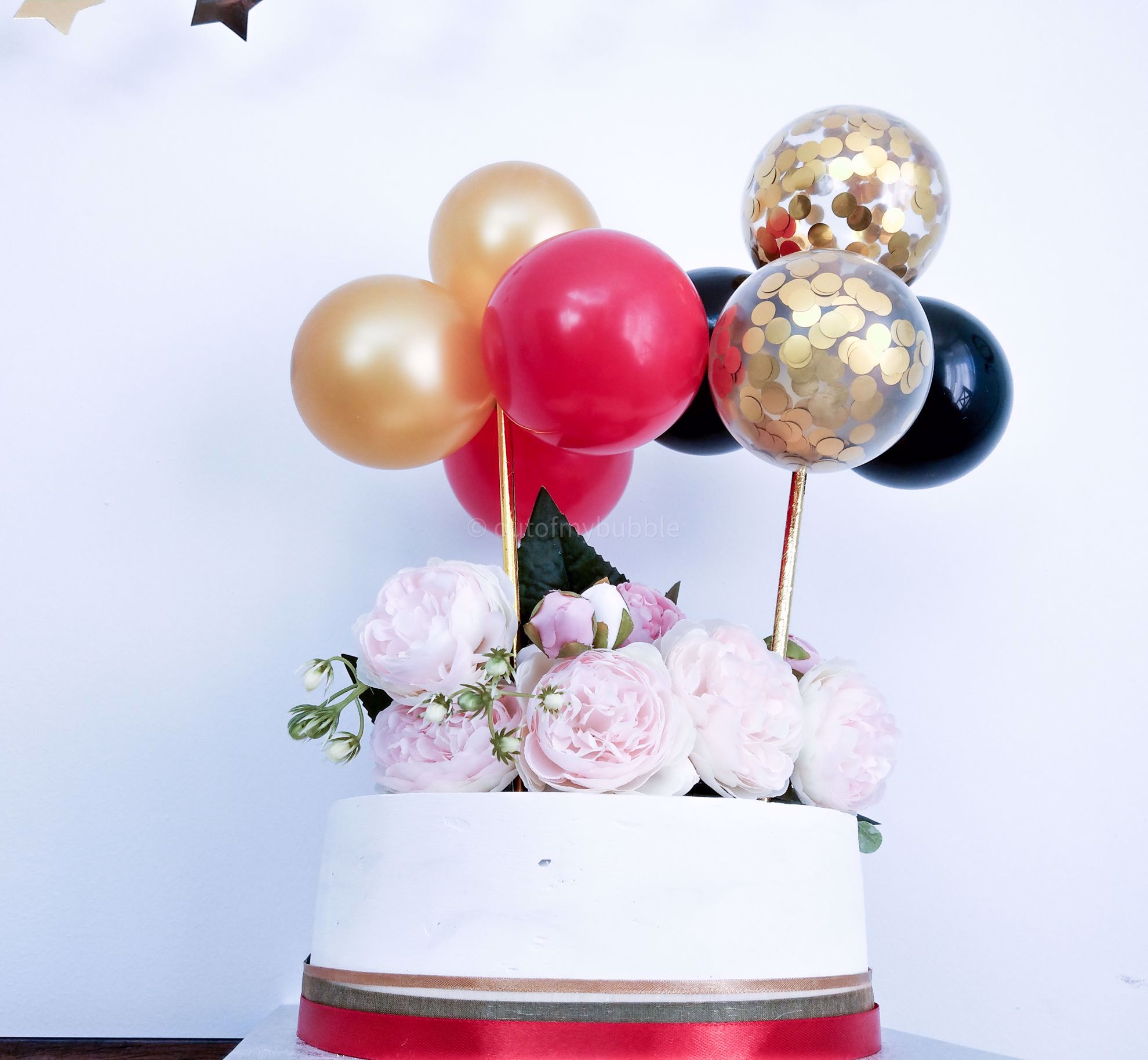 OutOfMyBubble. Balloon Cake topper Mini Garland Red Black Gold Confetti