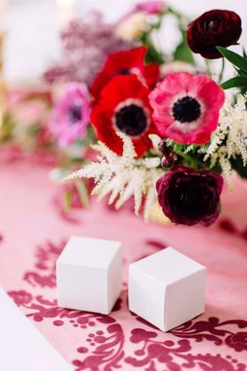 Picture of White Wedding Favour Boxes Square