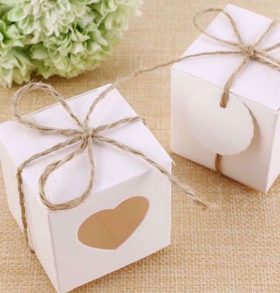 Picture of Rustic Wedding Heart Favour White Boxes With String